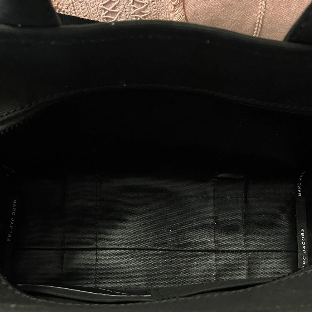 Marc Jacobs Black Canvas 'The Tote Bag' with Logo - Picture 5 of 6